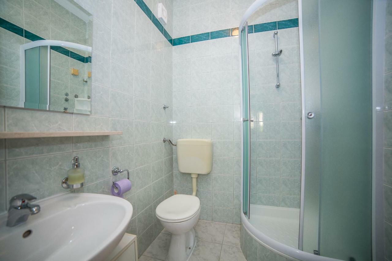 Apartmani Ina Povlja  Exterior foto